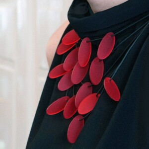 Storytelling Design | Lydia Bremer | Ketting | Rood | Rubber